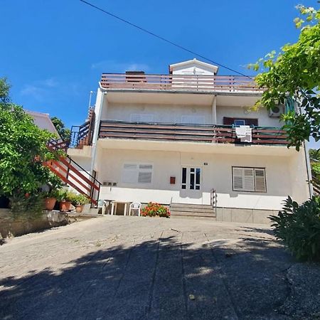 Apartment Majda Раб Екстериор снимка