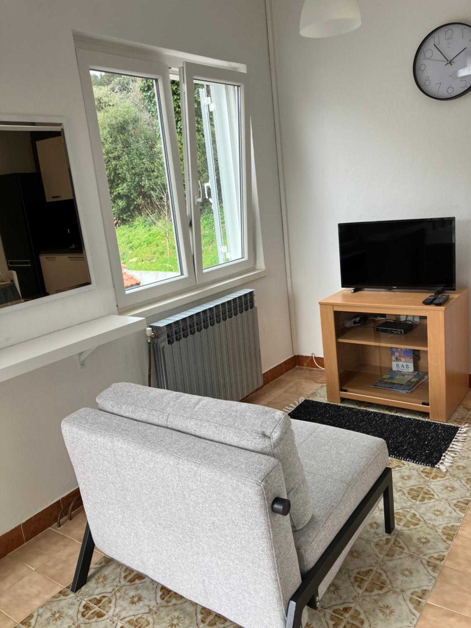 Apartment Majda Раб Екстериор снимка